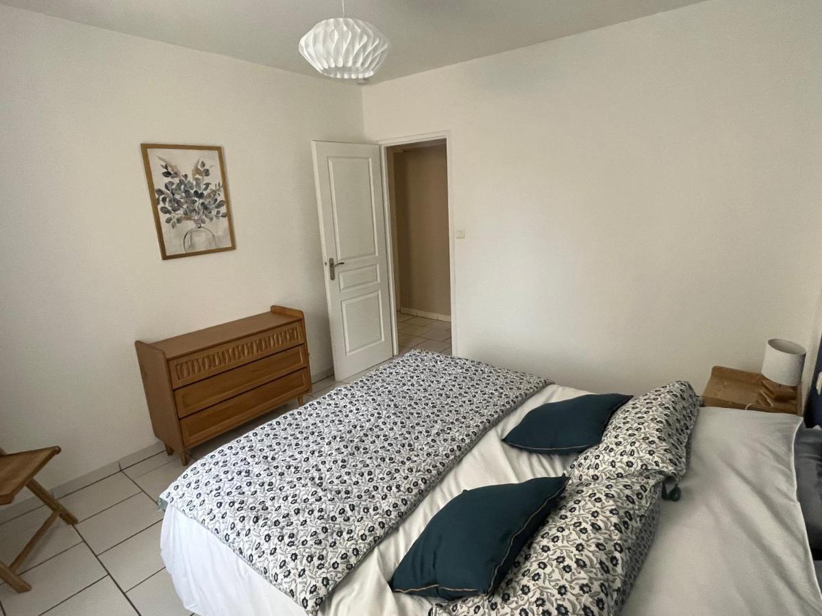 Bel Appartement 2 Chambres Au Coeur Du Village Eyragues 외부 사진