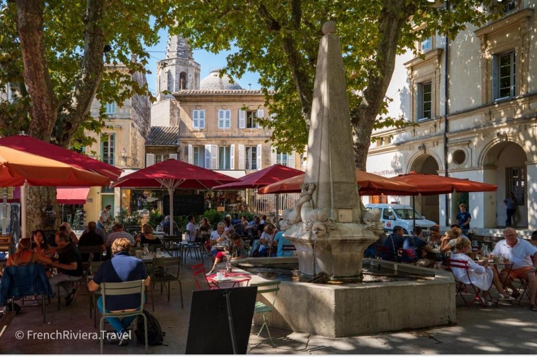 Bel Appartement 2 Chambres Au Coeur Du Village Eyragues 외부 사진